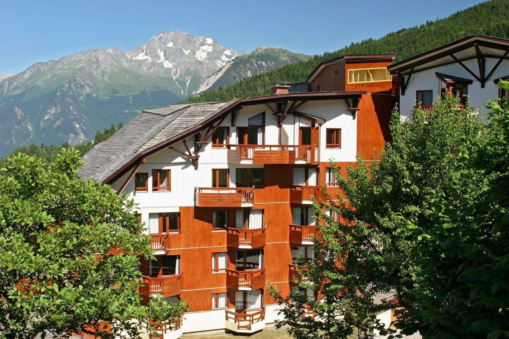 Residence Pierre & Vacances Le Britania La Tania Exterior photo